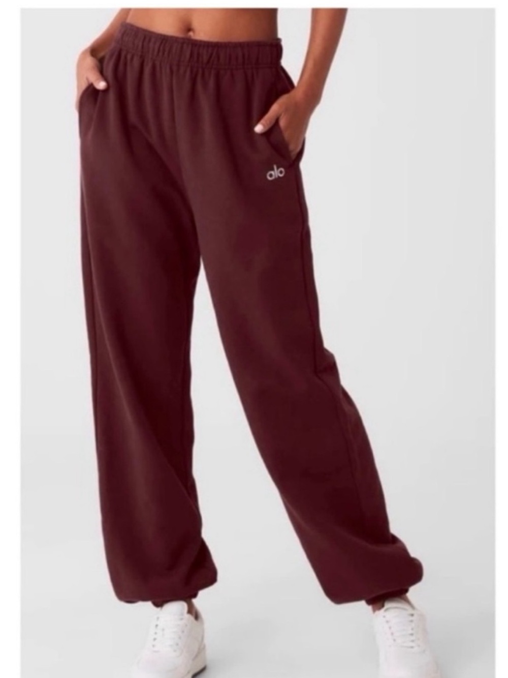 Alo Yoga Women’s Cherry Cola Maroon Accolade Sweatpants Small